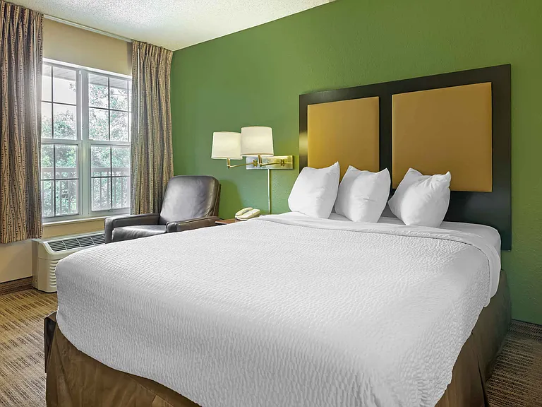 Studio Suite - 1 Queen Bed