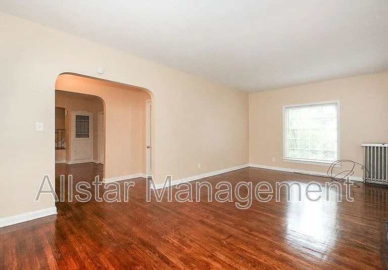 2100 Cottage Grove Dr — Photo 29