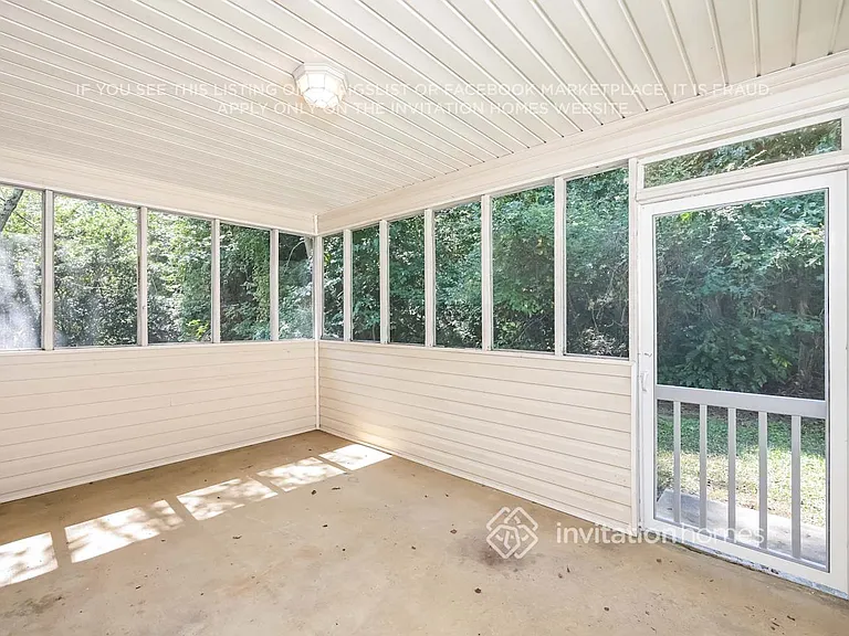 2990 Lenora Springs Dr — Photo 16
