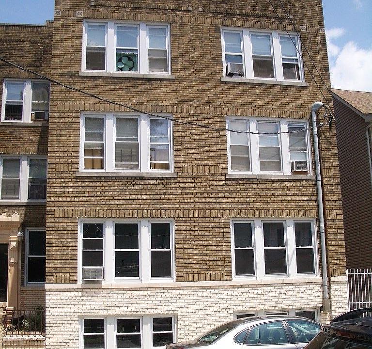 1st image of 5 Romaine Pl APT 2