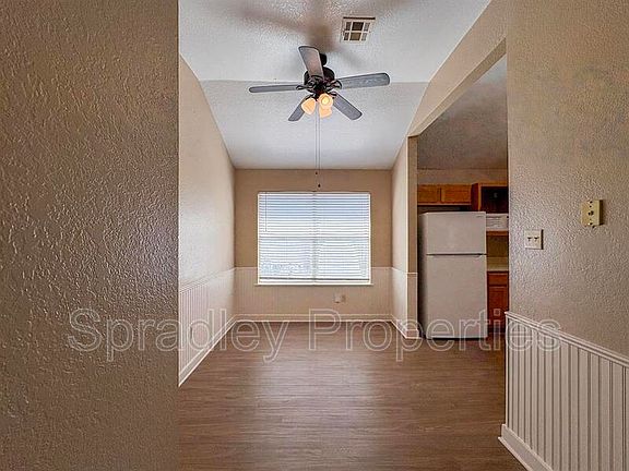 4th image of 4612 Stone Pointe Dr