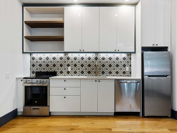 3rd image of 23 Menahan St #1A1