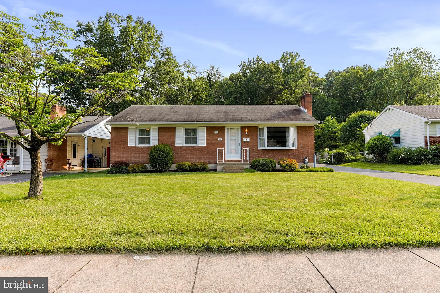 966 Noland Dr photo 1