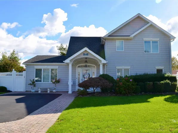 267 Twin Lane E, Wantagh, NY 11793