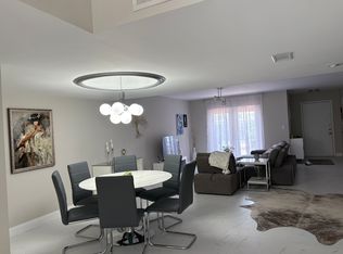 Three Islands Blvd, Hallandale, FL 33009