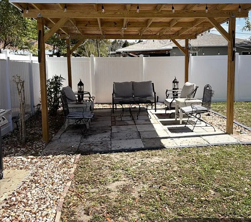 3 bed, 2.0 bath, 1350 sqft, $4,100 — Photo 3