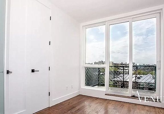 3rd image of 1265 Pacific St #4C
