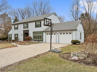 2415 Newport Rd, Northbrook, IL 60062