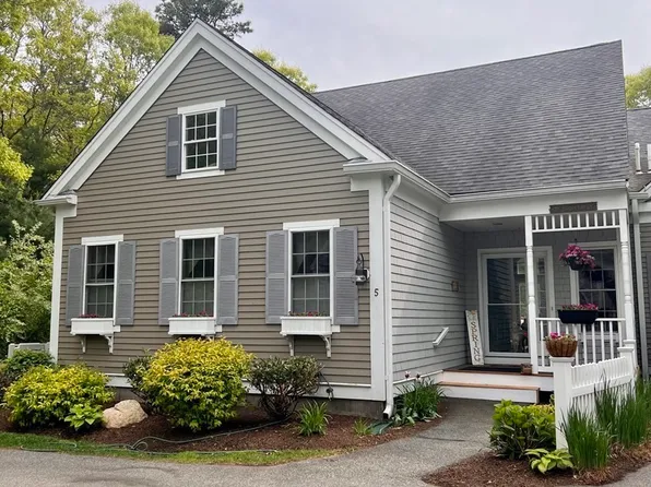 5 Applewood Ct #5, Buzzards Bay, MA 02532
