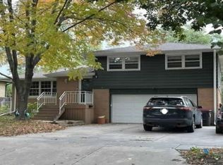2000 Twin Ridge Rd, Lincoln, NE 68506
