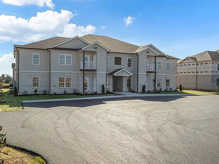 355 Hillview Mills Blvd — Photo 2