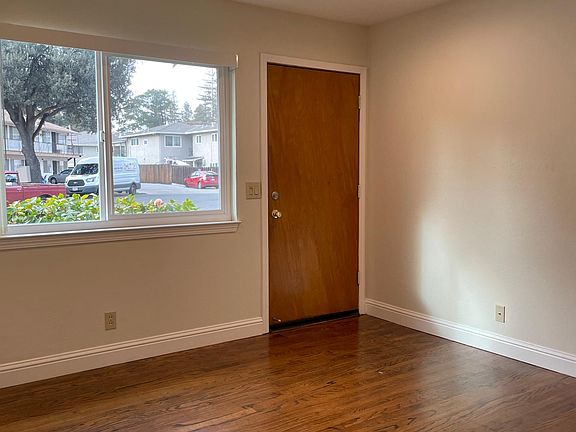 3rd image of 744 Golden Oak Ct APT 4