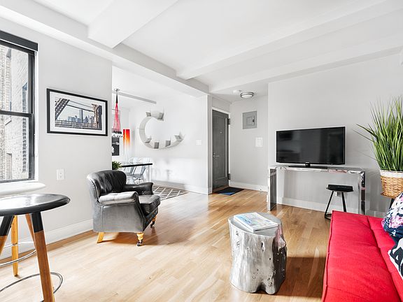 3rd image of 308 W 30th St APT 7F