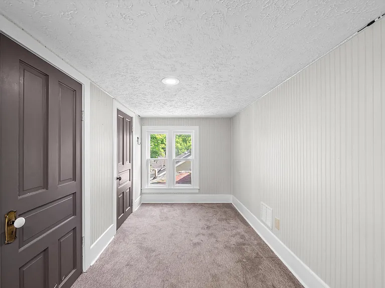 227 West St — Photo 35