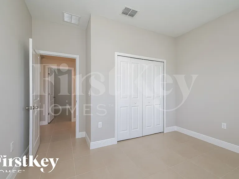 445 Eagle Dr — Photo 15
