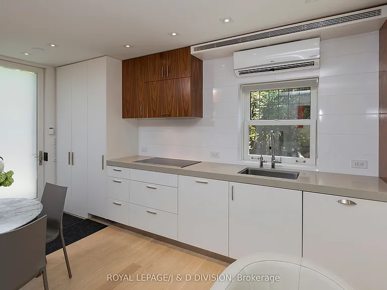 78 Roxborough St E #400 — Photo 4