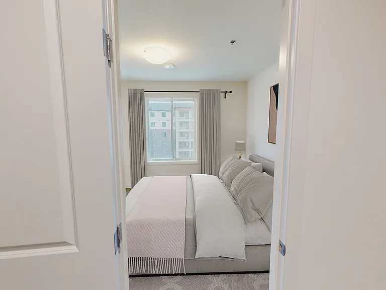 585 Ballantrae Dr — Photo 126