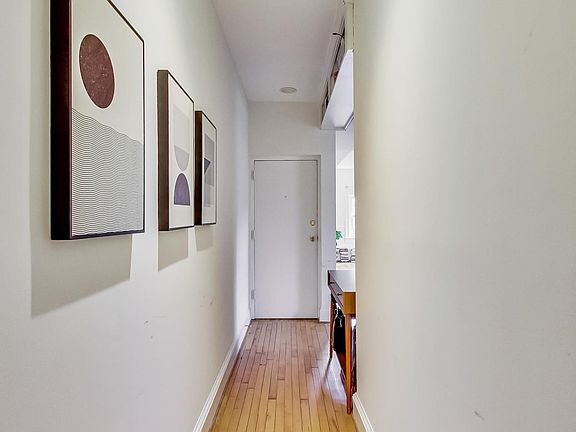 Entrance Foyer & Hallway