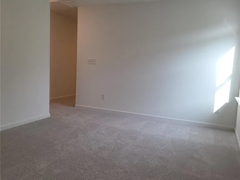 448 Golden Eagle Pkwy — Photo 18