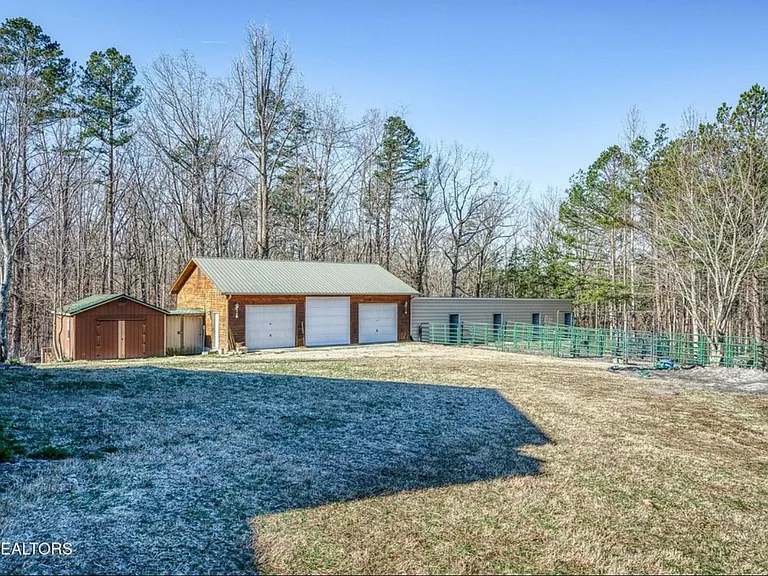 1200 Pearl Hinds Rd — Photo 27
