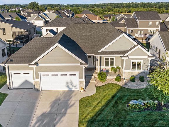 3rd image of 6238 Fountainhead Cir