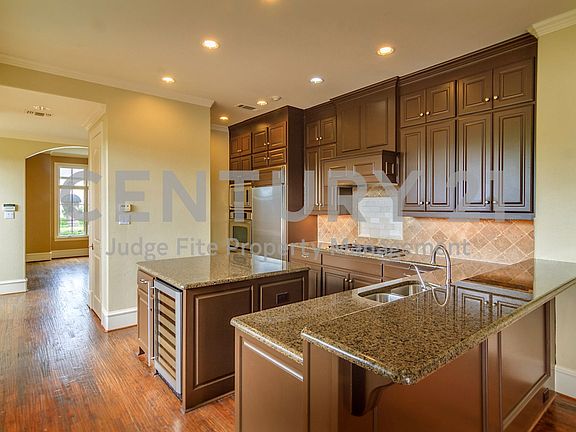 3rd image of 4132 Grassmere Ln