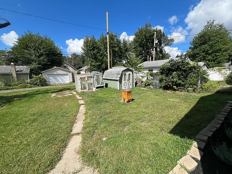 525 S 33rd St — Photo 14