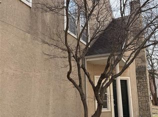 9212 Boehm Dr, Lenexa, KS 66219