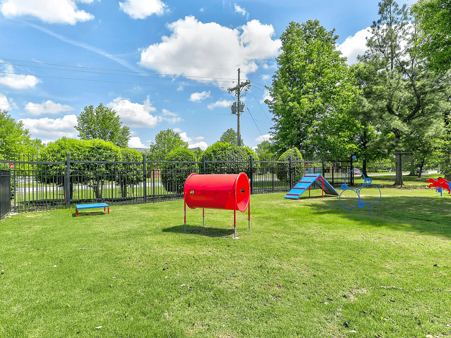 The Waverly Apartments — Photo 4