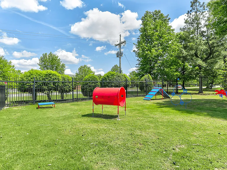 The Waverly Apartments — Photo 4