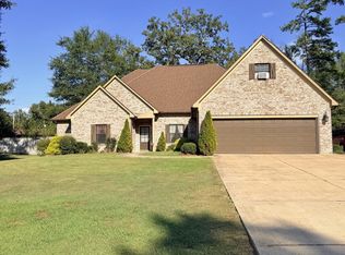 100 Country Oaks Cv, Ripley, MS 38663