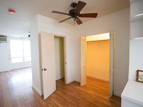 3rd image of 1446 Ocean Dr APT 34