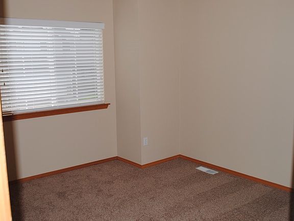 2nd image of 3723 73rd Ave NE