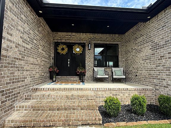 3rd image of 395 Prewitts Way