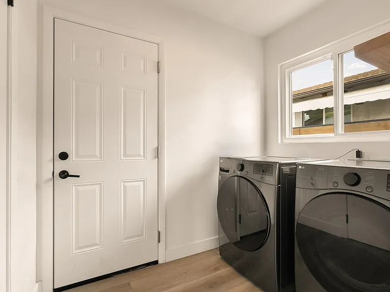 5173 Walsh Way — Photo 2