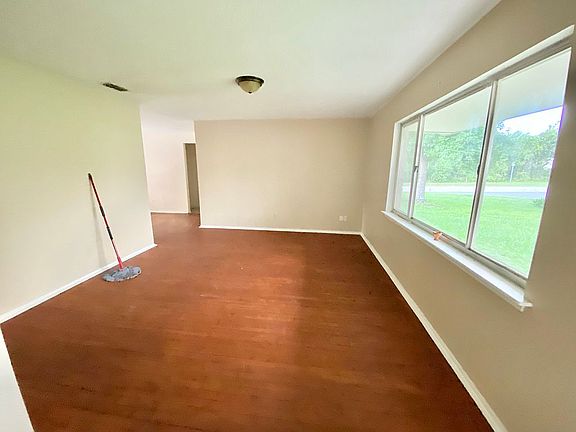 2nd image of 2730 Beaver Dr