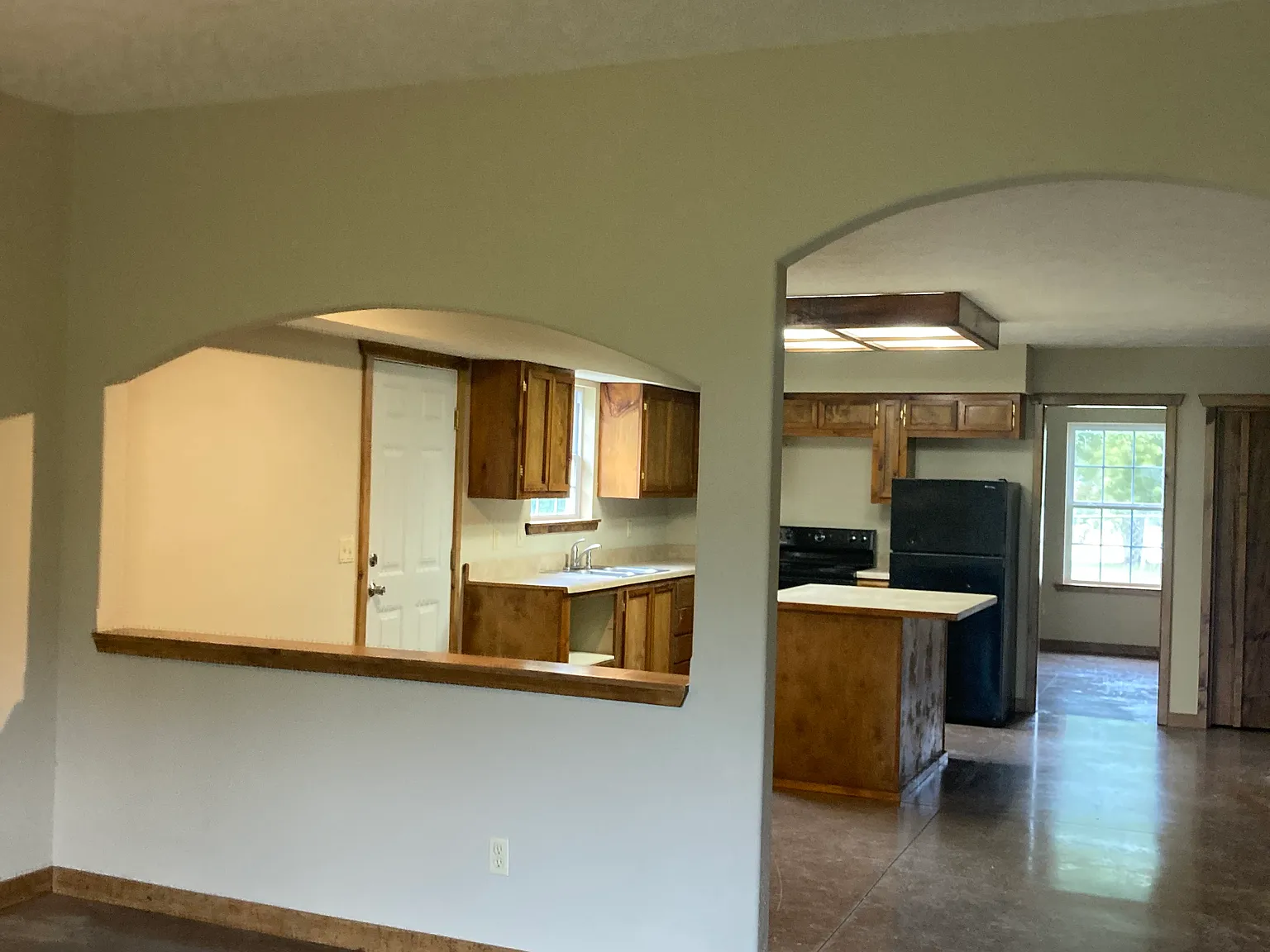 3 bed, 1300 sqft, $1,200 — Photo 2