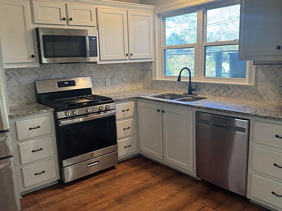 2nd image of 5227 Pine St