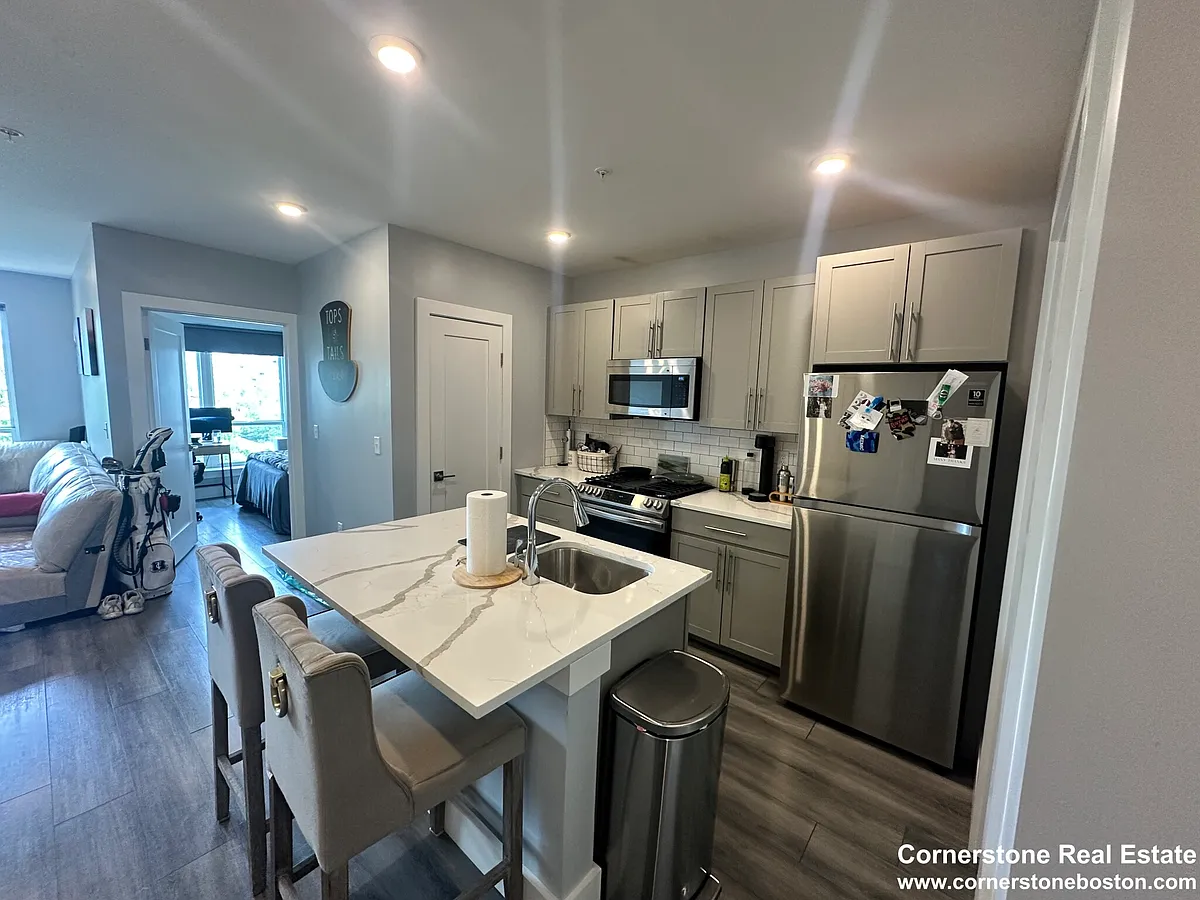 Building Photo - 40 B St #509