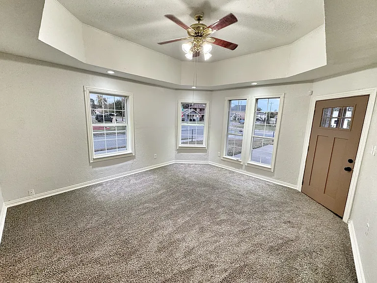 1529 N McKinley Ave #A — Photo 4