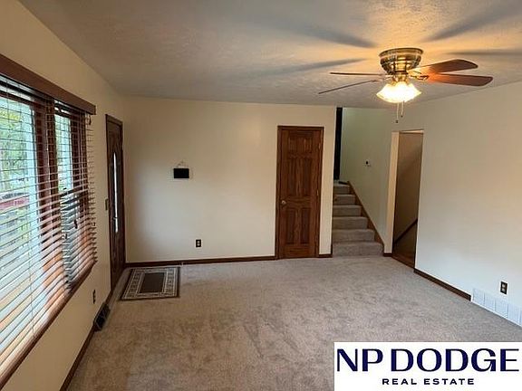 5th image of 8616 Park View Blvd