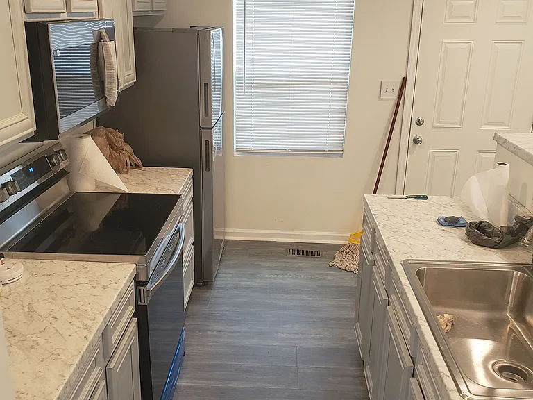 2833 Barrett Ave — Photo 5