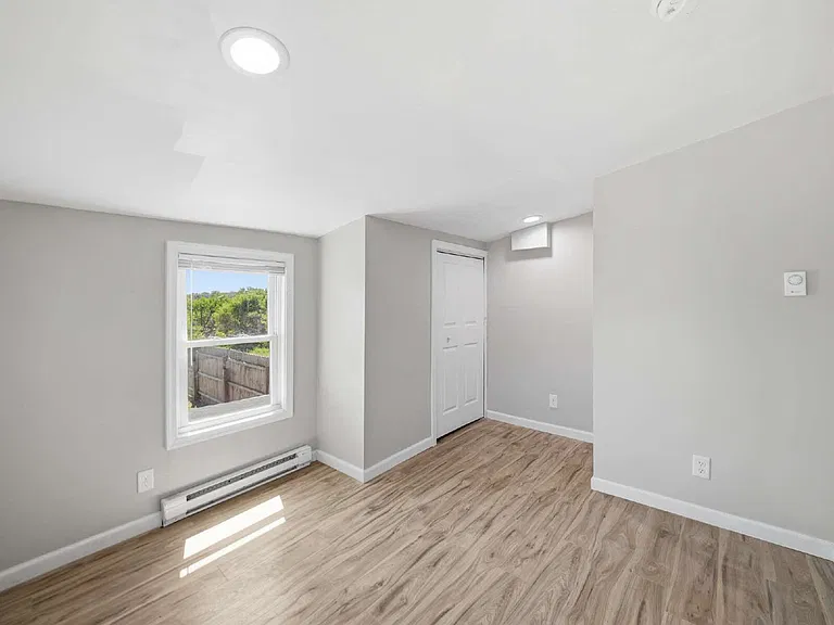 116 S High St — Photo 14