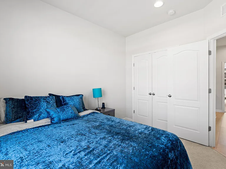 7713 Presidential Pkwy — Photo 18