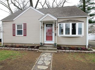 34 Reedstone Ave, Chicopee, MA 01020