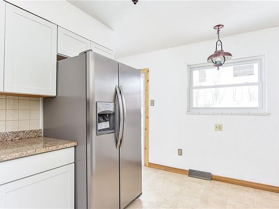 4th image of 49211 N Meadowbrook Cir