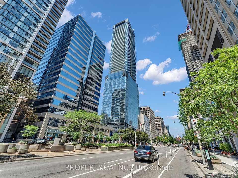 1st image of 488 University Ave #3002