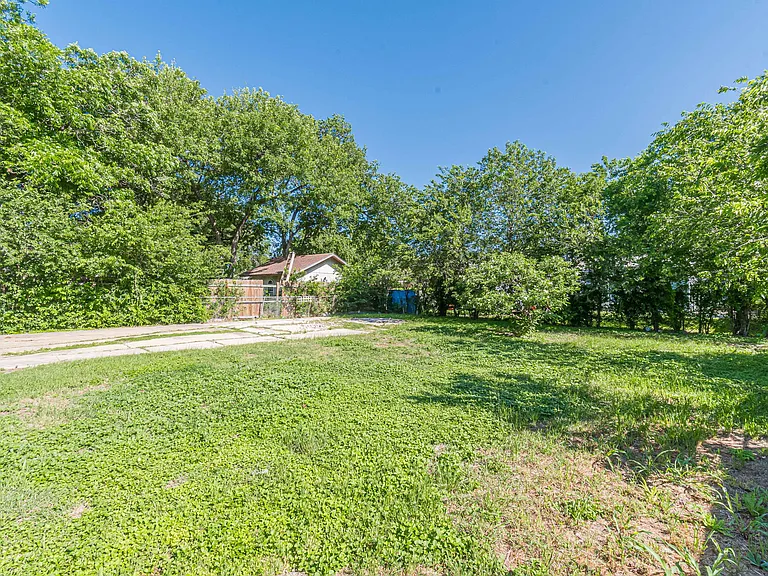 1903 W Winnipeg Ave — Photo 14