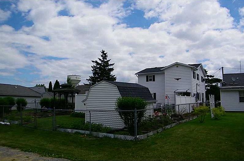 2nd image of 1005 N Brandon Ave