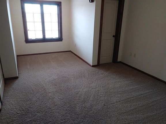 Large BR with 2 closets and 1 large walk-in